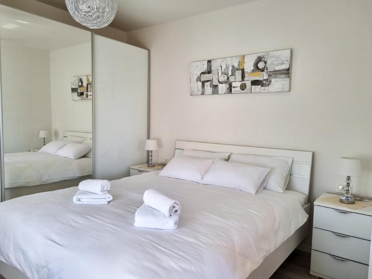 Juli No 2 Apartment โปเรช ภายนอก รูปภาพ